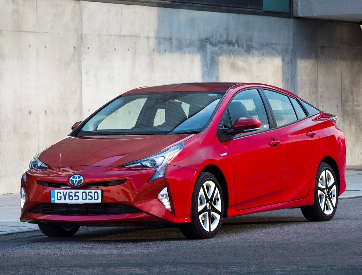Fourth Generation Toyota Prius XW50 Review Offers Key Insights